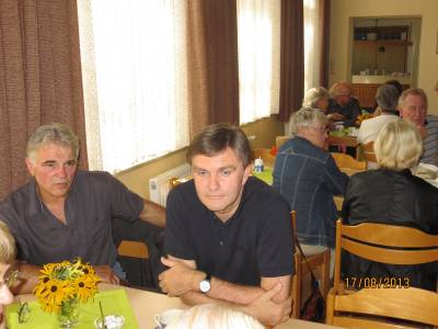 Hans Joachim Grote und Uwe Schnemann beim Backfest in Bensen.
